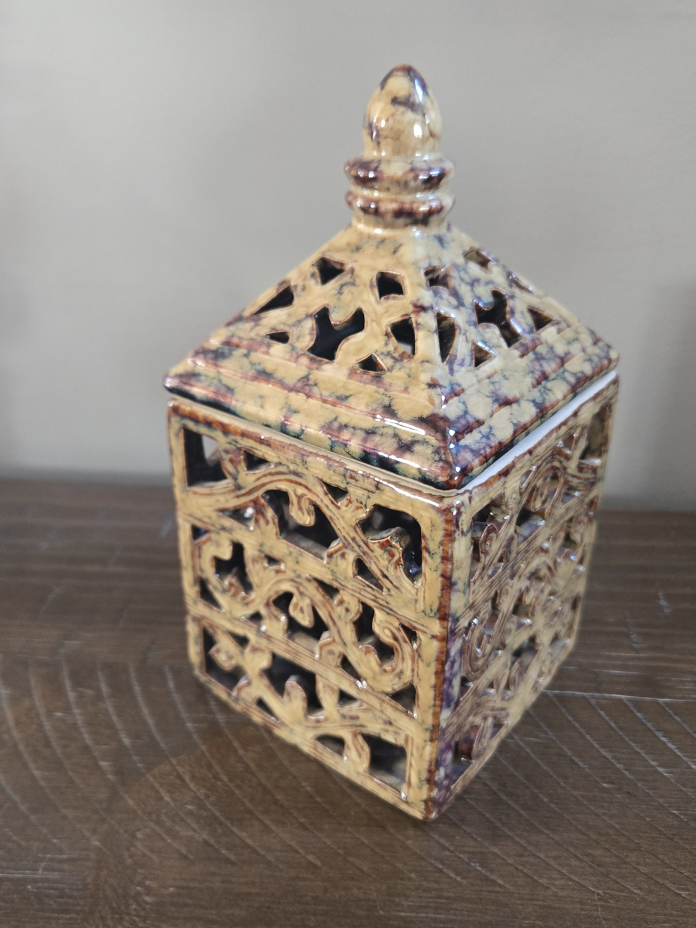 Ceramic Lattice Lantern Votive Candle Holder with Lid